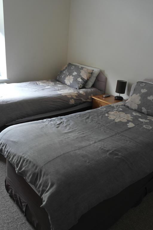 Hadfield Hikers And Bikers B&B 외부 사진